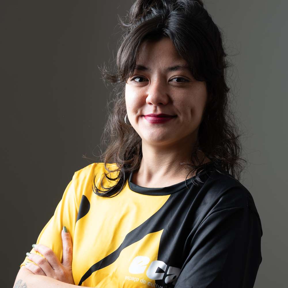 J�lia Ho